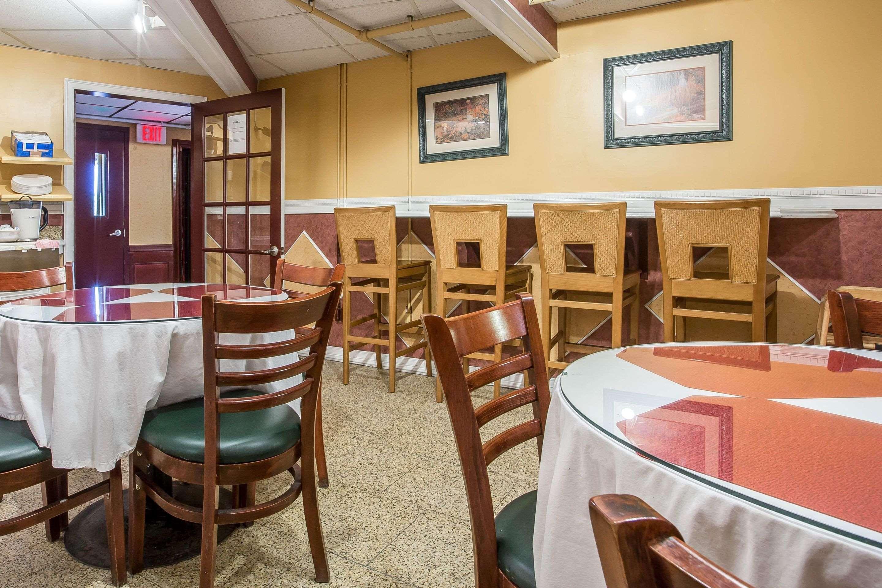 Econo Lodge Montpelier I-89 Bagian luar foto