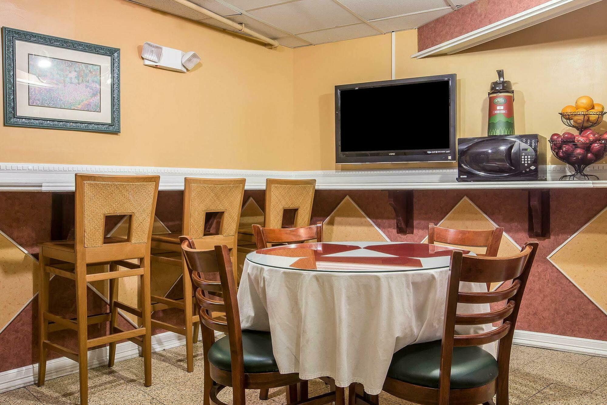Econo Lodge Montpelier I-89 Bagian luar foto